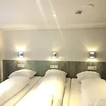 Hotell Damrak 2*
