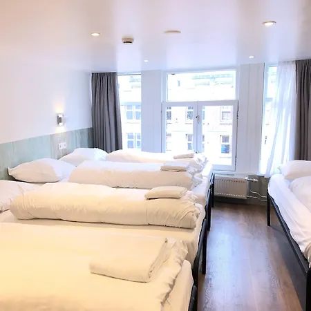Damrak Hotel 2*
