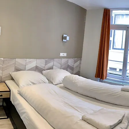 Damrak Hotel