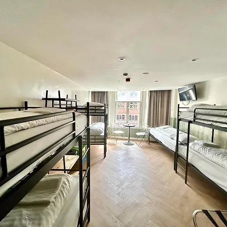 Damrak Amsterdam