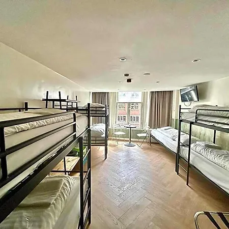 Damrak Amsterdam