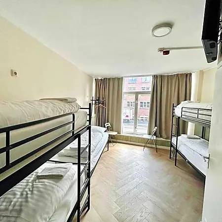Damrak Hotel 2*