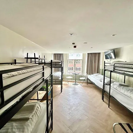 Damrak Hotel 2*