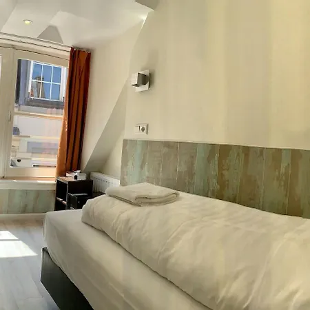 Damrak Hotell 2*