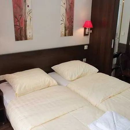 Damrak Hotell 2*