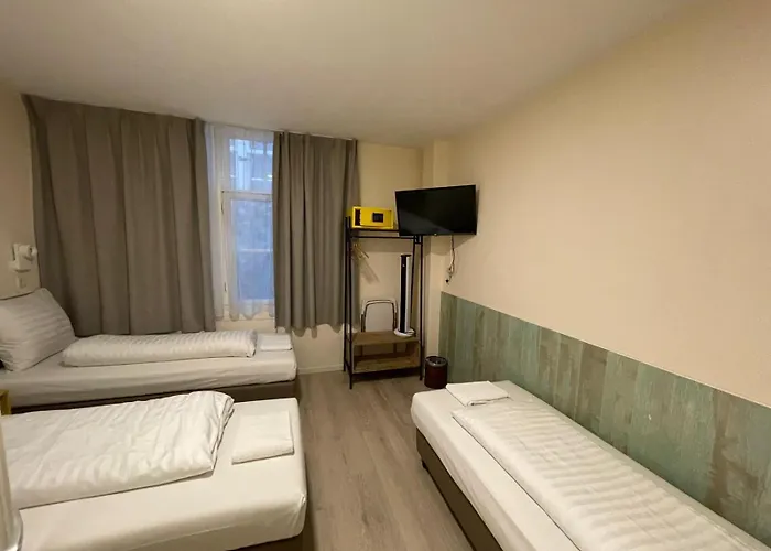 Damrak 2* Амстердам